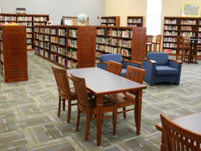 Wood seating by mediatechnologies.